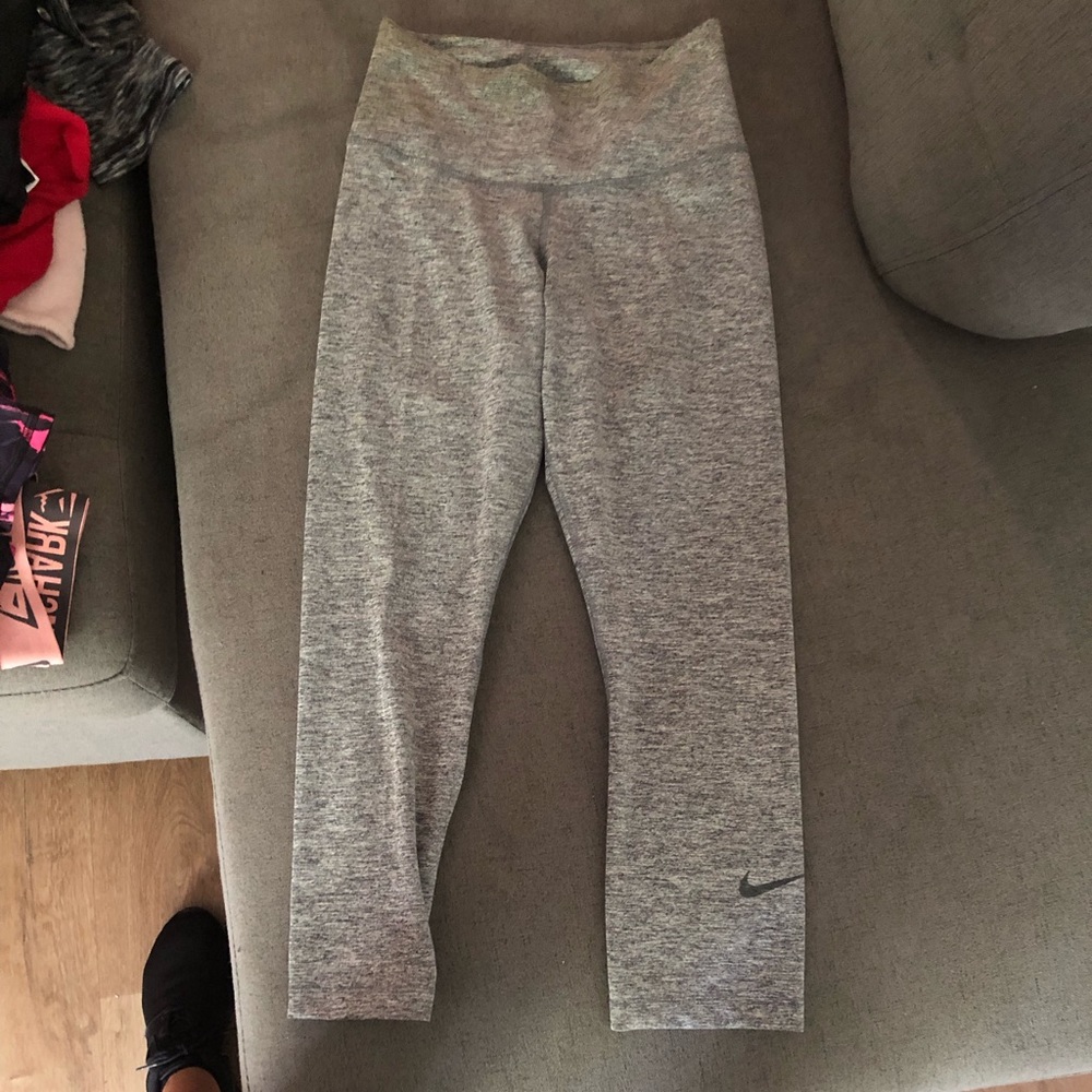 Nike cropped leggings